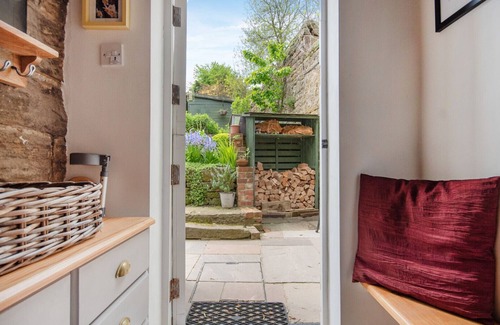 Crich House | Ivy Dene - Three Bedroom House, Sleeps 6