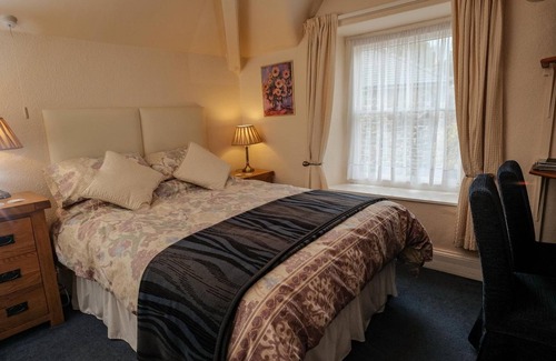Dolgellau House | Ivy House