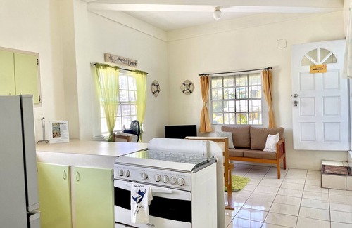 Calvigny Apartment | Izzy's Apartment + One Bed + Fast WiFi