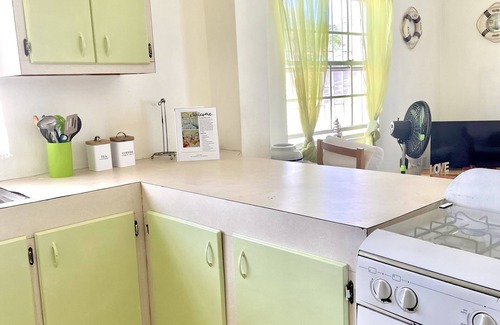 Calvigny Apartment | Izzy's Apartment + One Bed + Fast WiFi