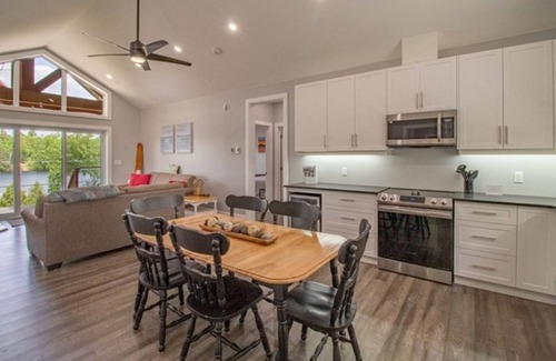 Greater Madawaska Cottage | J&L's Lakeside Cottage