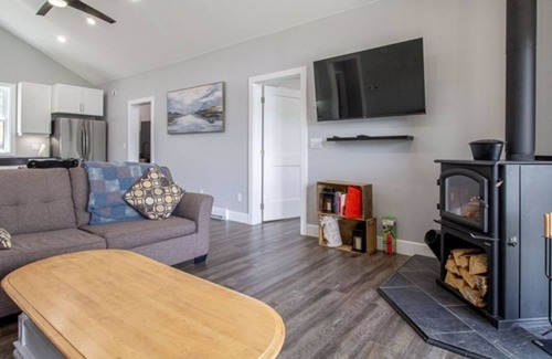 Greater Madawaska Cottage | J&L's Lakeside Cottage