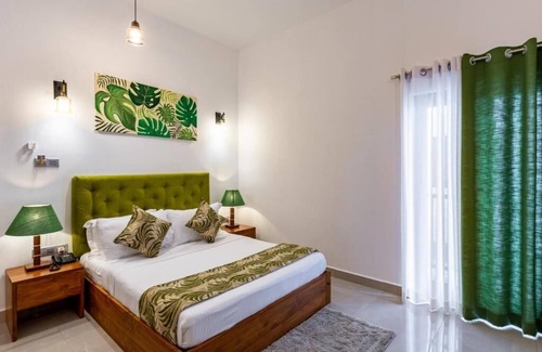 Ettukala Hotel | J Leaf Hotel