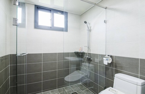 Andeok Hotel | J Raum
