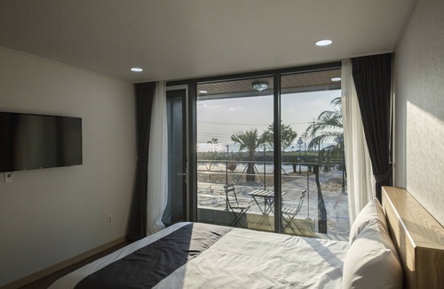 Andeok Hotel | J Raum