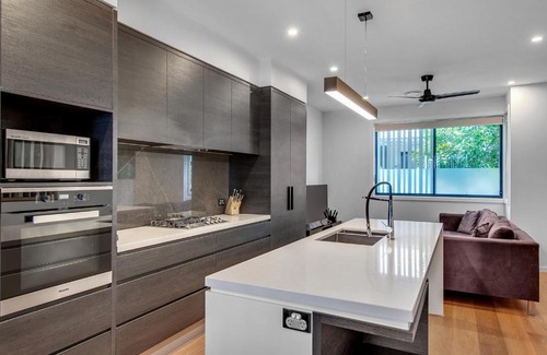 Bulimba Apartment | J24B - Bulimba Home from Home