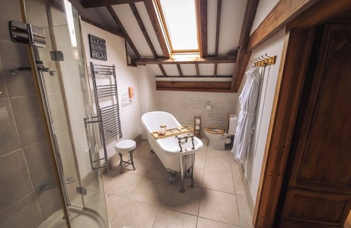 Whitland Hotel | Jabajak Vineyard–Your Exclusive Adults Only Big House Escape in Carmarthenshire