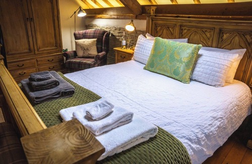 Whitland Hotel | Jabajak Vineyard–Your Exclusive Adults Only Big House Escape in Carmarthenshire