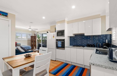 Nelson Bay House | Jacaranda Cottage, 5A Nelson Street - Just a short stroll to Dutchies Beach