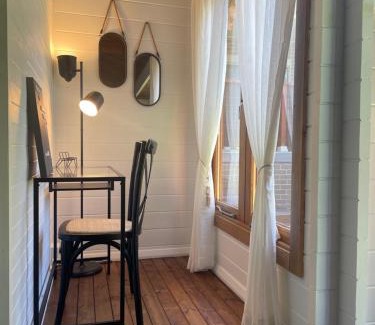 Wentworthville House | Jacaranda Cottage 5 min by Train or 7 min drive to Parramatta City