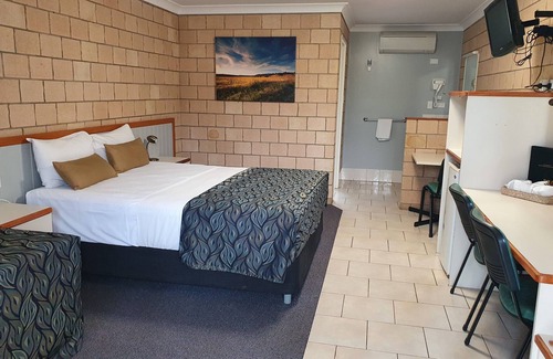 St. George Hotel | Jacaranda Country Motel