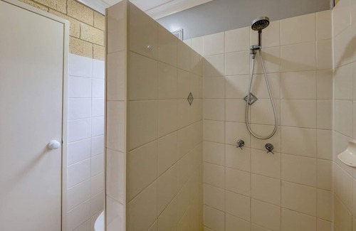 St. George Hotel | Jacaranda Country Motel
