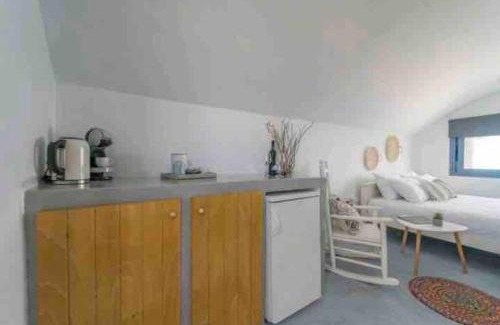 Firostefani Apartment | Jaccuzzi Romantic Suite in Firostefani,sea view!