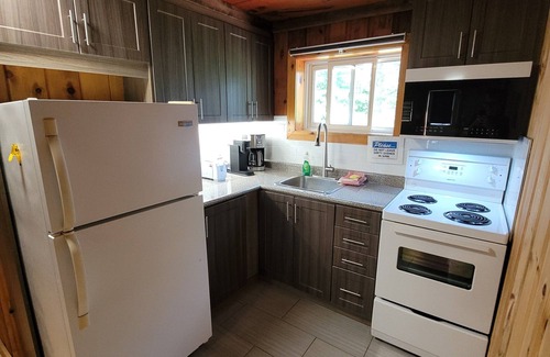 Petawawa House | Jack Pine Cabin at Pine Ridge Park