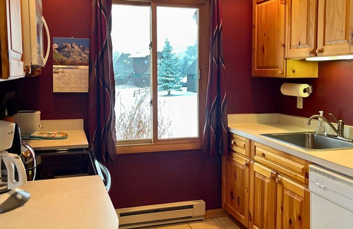 Clark House | Jack Rabbit - Experience the beautiful Elk River