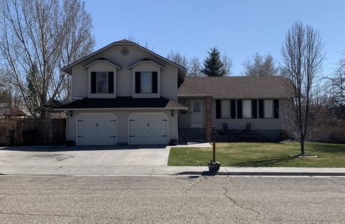 Idaho Falls House | Jacki Lynn’s Idaho Falls Home Away from Home! 2 Kings!
