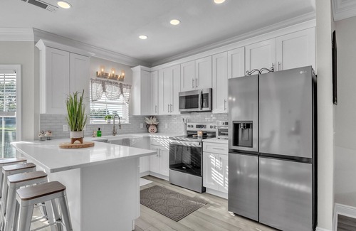 Starkville House | Jack’s Junction On The Water- Hail State!n4 Bedrooms/Sleeps 12