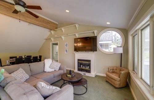 Horton House | Jackson Lakefront Getaway with Balcony, Dock Access