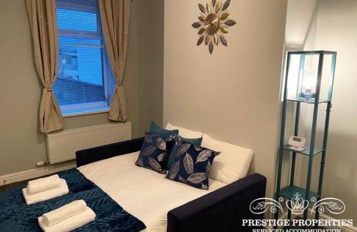 Seaton Apartment | Jackson St by Prestige Properties SA
