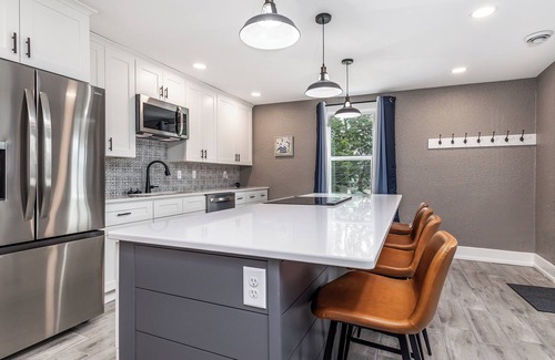 Dubuque House | Jackson Street Suite House