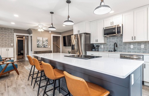 Dubuque House | Jackson Street Suite House