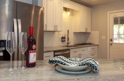 South Riverside House | Jacksonville Newly Renovated Stylish 3BR Downtown