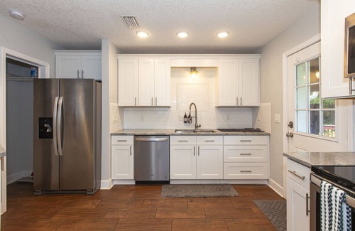 South Riverside House | Jacksonville Newly Renovated Stylish 3BR Downtown