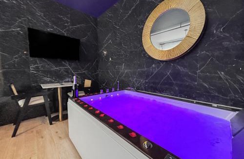 Barbatre Apartment | Jacuzzi privé, Sauna & Design Chic