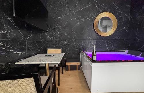 Barbatre Apartment | Jacuzzi privé, Sauna & Design Chic