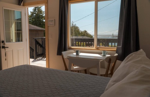 Ucluelet Hotel | Jacuzzi Suite | Ocean View