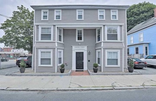 Newburyport Apartment | Jade Suite at Hygge House