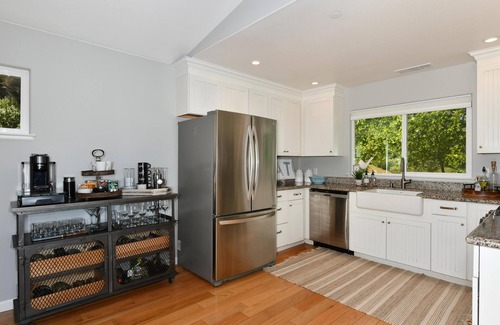 Clear Lake House | Jago Bay Vineyards-Vineyard setting with 180* Panoramic Lake Views!