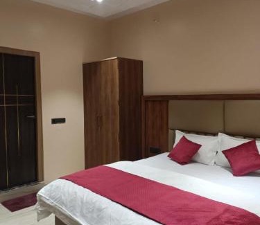 Sultanpur Hotel | Jaiswal Dharmshala