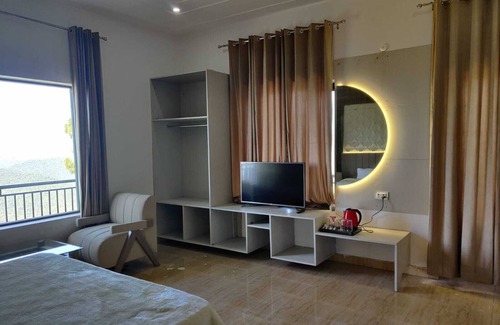 Nahan Hotel | Jaitak Resort By Pine