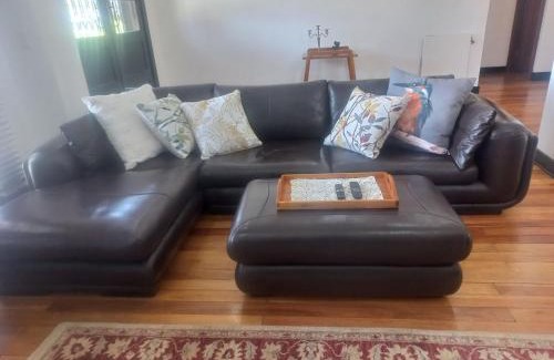 Greater Johannesburg Metropolitan Area House | Jakess Place modern comfortable sunny 3-bedroom house in Kensington