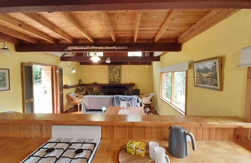 Mount Wilson House | JALSCENE - Single night bookings available !