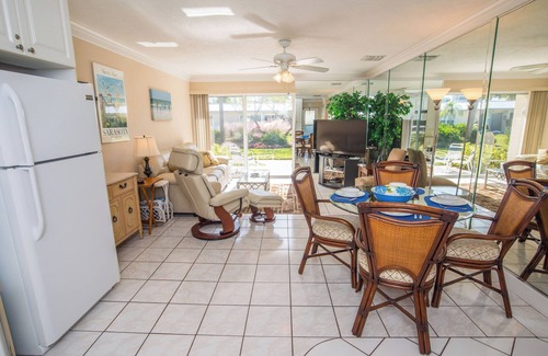 Siesta Key Villa | Jamaica Royale #40 - 3 Heated Pools on the Beach - One Ocean-Side!