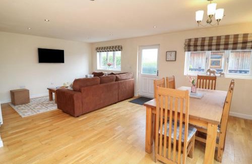 Brigg House | James Ville Marina Lodge 7