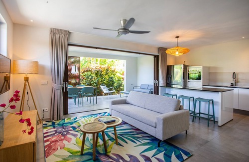 Willemstad Apartment | Jan Sofat LUX 08 - ground floor apartment- shared pool