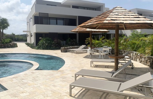 Willemstad Apartment | Jan Sofat LUX apartment A21 at resort with pool
