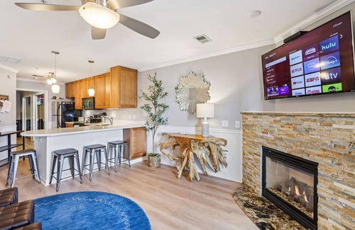 Lake Delton Apartment | Jana`s Cozy Lakeside Condo - Pickleball