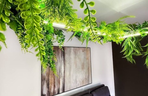 Salford House | Janeiro | Urban Nature Home For 8 Guests