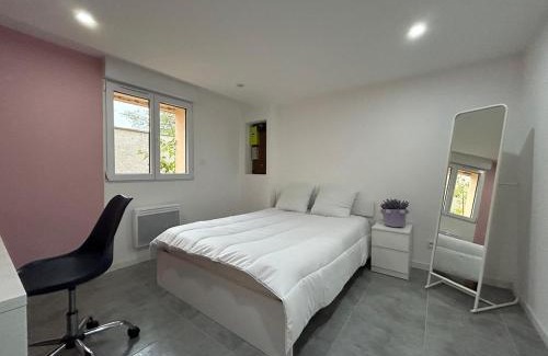 Saint-Bonnet-de-Mure Apartment | Jardin calme à 30min de Lyon