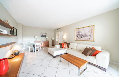 Cannes City Centre Apartment | Jardin Florian, 8/10 rue Victor Cousin, Cannes
