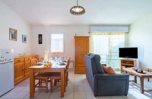 Vaux-sur-Mer Apartment | Jardins de Pontaillac by Interhome