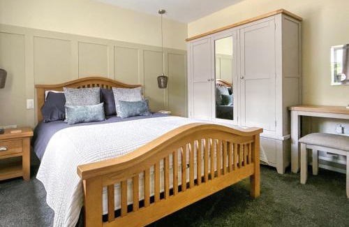 Wadeford Apartment | Jasmin