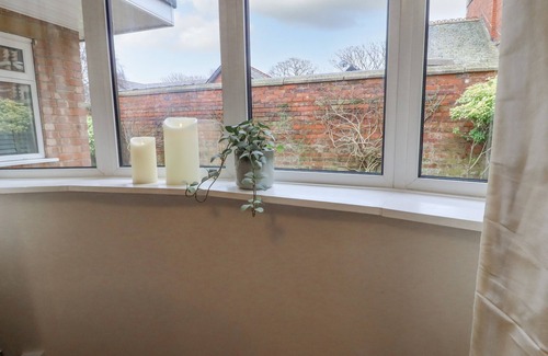 Lytham St. Anne's Cottage | JASMINE COTTAGE, pet friendly, with a garden in Lytham St. Annes