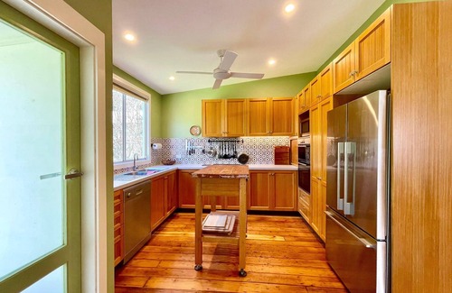 Katoomba Cottage | Jasmine Cottage - Art-Deco Cottage, 2 Bedroom, Climate-Control, BBQ, Accessible