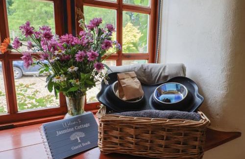 South Perrott House | Jasmine Cottage