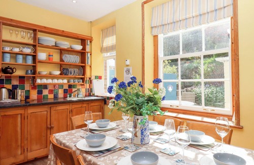 Tuckenhay Cottage | JASMINE COTTAGE, pet friendly, country holiday cottage in Totnes